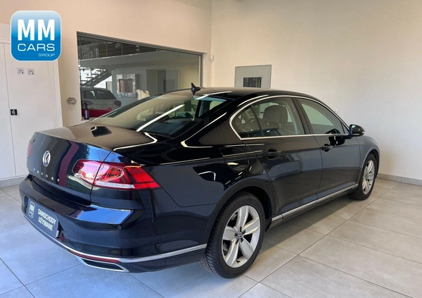 Volkswagen Passat cena 112850 przebieg: 66371, rok produkcji 2019 z Zabrze małe 529